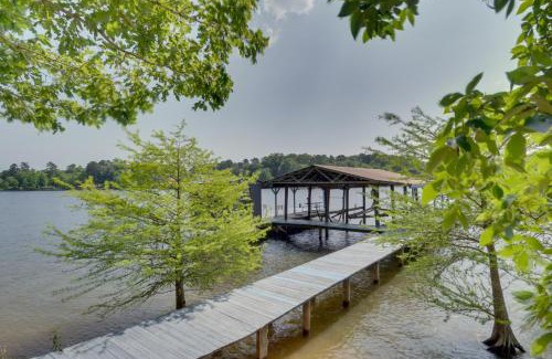 Turtle Beach House | Beautiful Toledo Bend Retreat with Private Dock