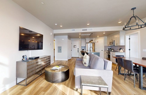 Park City Condo | Beautiful top level condo with mtn views, free ski shuttle + resort amenities