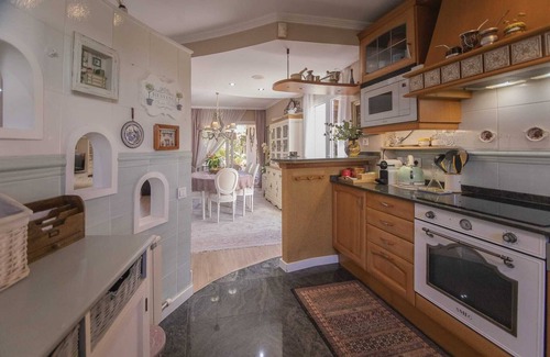 Salou House | Beautiful townhouse with garden. Families only, NO youth groups