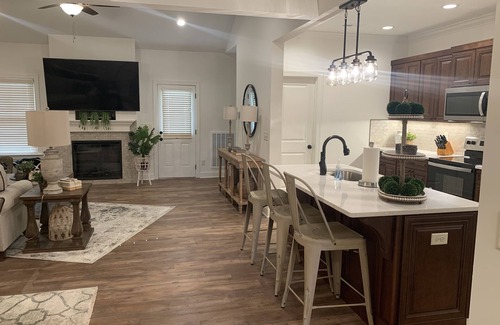 Ringgold House | Beautiful Town Home minutes from Chattanooga in beautiful Ringgold Georgia