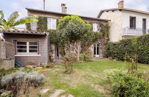 Fer a Cheval House | Beautiful town house, garden, near hyper center