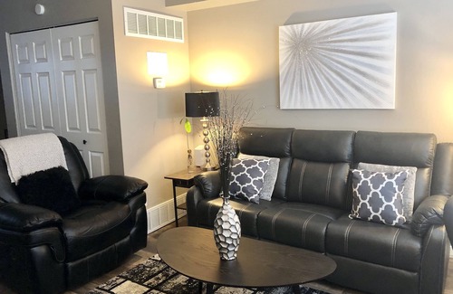 Clearfield House | Beautiful townhome centrally Located Between Ogden and Salt Lake City!