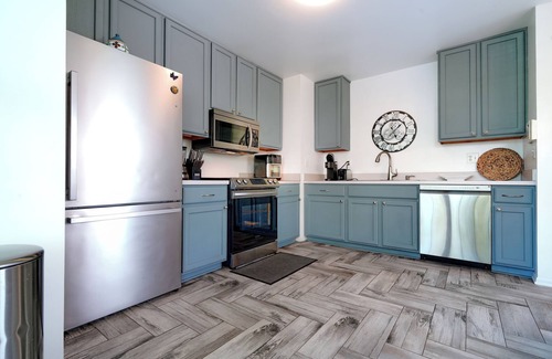 Franconia House | Beautiful Townhome in center VA with free parking.