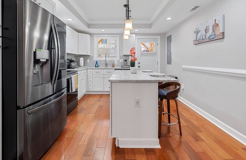 Downtown Baltimore House | Beautiful Townhome in Pigtown with Rooftop Deck