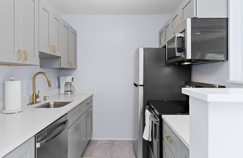 East Haven  Rutland County House | Beautiful Townhome minutes 2 Lakes & Golf Courses