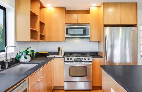 Central District House | Beautiful townhome near downtown Seattle