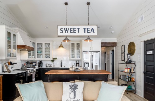 Jarreau House | Beautiful Townhome on False River