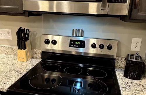Clarksville House | Beautiful Townhome with Pool