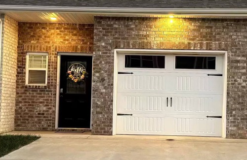 Clarksville House | Beautiful Townhome with Pool