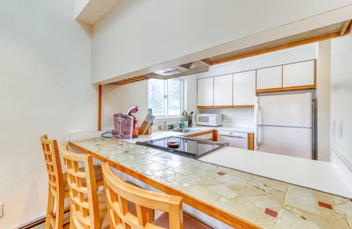 Carroll County House | Beautiful townhome w/mountain views from the deck, near skiing