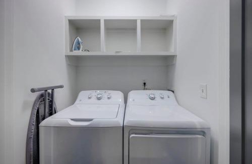 Charlotte Park House | Beautiful Townhomes 2 Units With Outdoor Patios