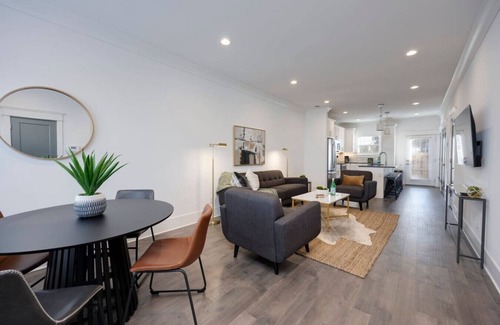 Charlotte Park House | Beautiful Townhomes! Two Units With Outdoor Patios