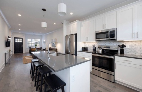 Charlotte Park House | Beautiful Townhomes! Two Units With Outdoor Patios