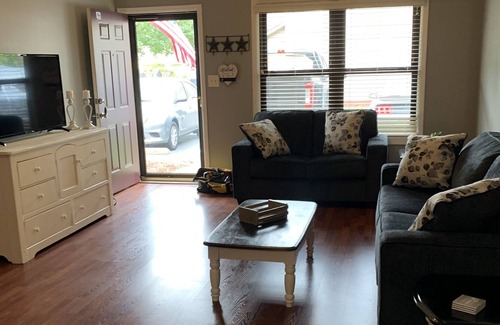 Fayetteville House | Beautiful Townhouse in quiet neighborhood!
