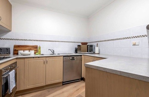 Narrabundah House | Beautiful Townhouse in Narrabundah ACT