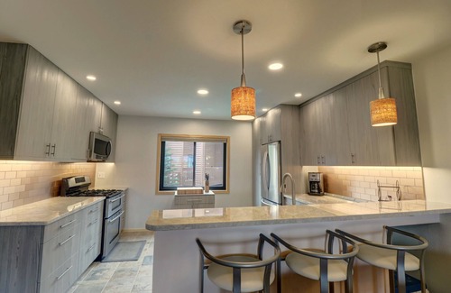 Frisco House | Beautiful Townhouse, Gorgeous Views, King Bed, Private Deck, Hot Tub - 732B