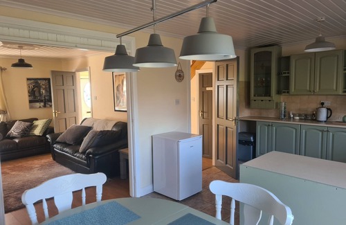 Kinlough House | Beautiful Townhouse in the heart of Tranquil Kinlough Village - Home From Home.