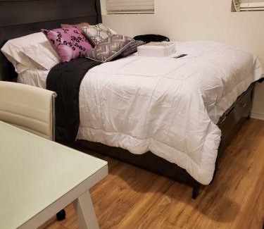Downsview Apartment | Beautiful Townhouse Near Yorkdale Mall, Wilson Subway
