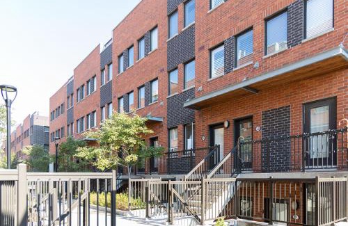 Downsview Apartment | Beautiful Townhouse Near Yorkdale Mall, Wilson Subway