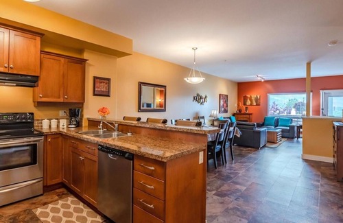 Okanagan-Similkameen House | Beautiful Townhouse on the the lake. Winter Snowbirds welcome please enquire.