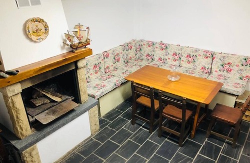 Jaca House | Beautiful townhouse with garden and cellar with fireplace.