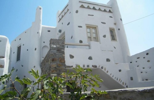 Lefkes Villa | Beautiful traditional house with private terraces and jacuzzi