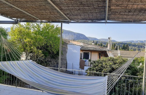 Liapades House | Beautiful, traditional vacation home w. large terrace, quiet & close to the beach-4 pers.