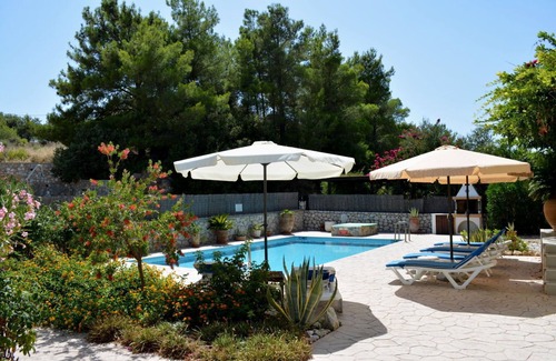 Lindos Villa | Beautiful Tranquil 3 bed 2 bath Villa with large Private pool 5 min from Lindos