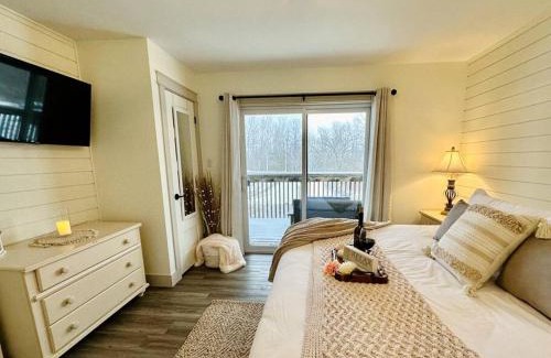 Collingwood House | Beautiful tranquil centrally located condo