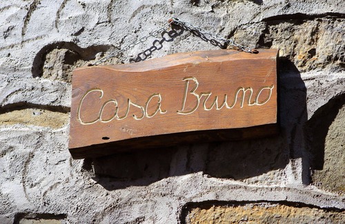 Casoli House | Beautiful Tuscan hamlet retreat, above Bagni di Lucca, with amazing views.
