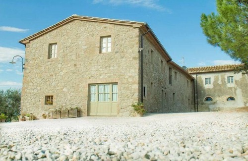 Volterra Villa | Beautiful Tuscan Villa, offering 360-degree views of Tuscany's rolling hills.