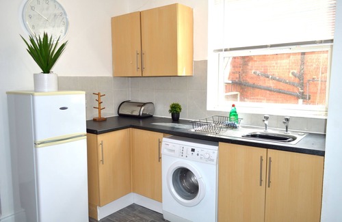 Forest Fields Apartment | Beautiful Two-Bed Apartment with Driveway parking