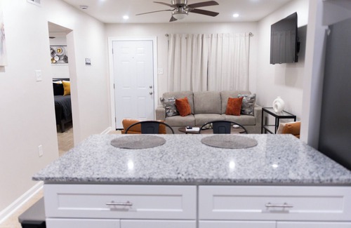 Highlands - Perkins Apartment | Beautiful Two Bed Room - Apt 2 - Downstairs