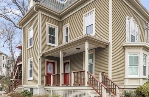 Highland Park Apartment | Beautiful Two Bedroom Apartment.
