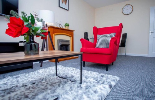 Moulton Apartment | Beautiful two Bedrooms Ensuite Apartment