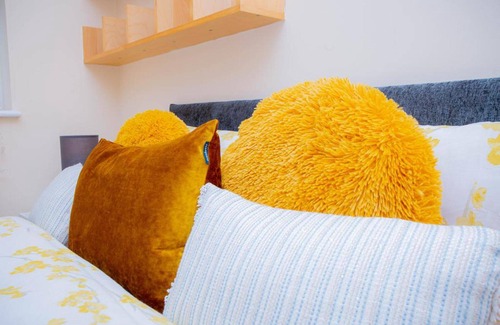 Moulton Apartment | Beautiful two Bedrooms Ensuite Apartment