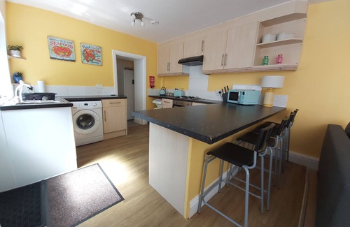 Uplands Apartment | Beautiful Two Bedroom ground floor apartment