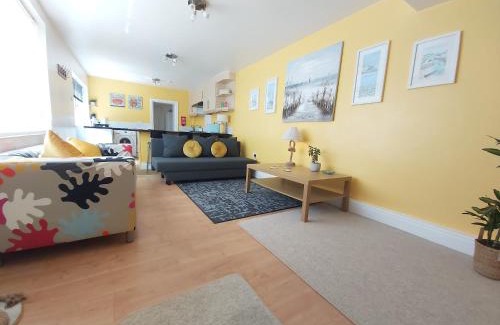 Uplands Apartment | Beautiful Two Bedroom ground floor apartment