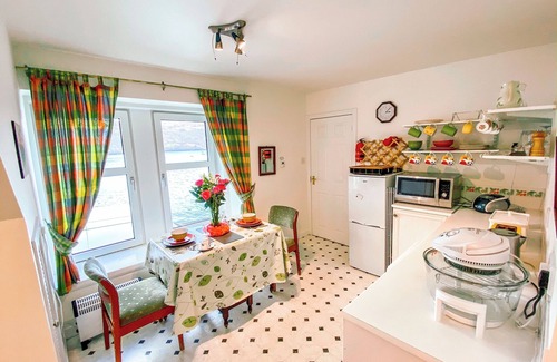 Achachork House | BEAUTIFUL TWO BEDROOM HOME LOCATED IN PORTREE HARBOUR STEPS AWAY FROM THE SEA