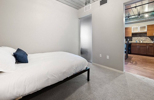 Old West Side Condo | Beautiful Two Bedroom Condo Close to U of M 127