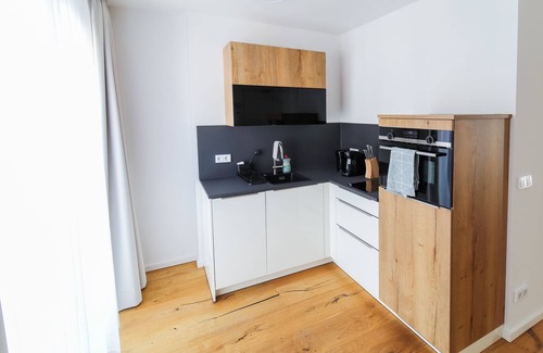 Friedrichshain Apartment | Beautiful two-room apartment on the 4th floor with lots of space