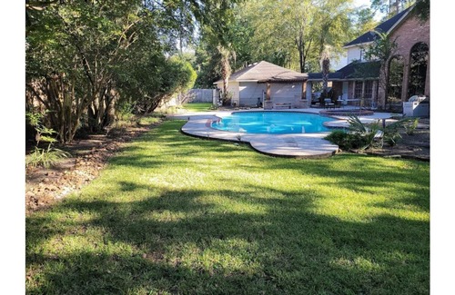 Huntwick Forest House | Beautiful two story home with pool and spa and minutes from the mall.