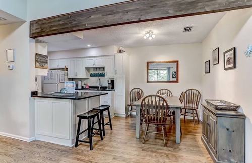 Fernandina Beach Condo | "Beautiful two-bedroom condo just steps away from the beach."