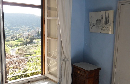 Vailhan House | Beautiful typical house with terrace, Vineyard, Lac Salagou, Languedoc, Méditérranée