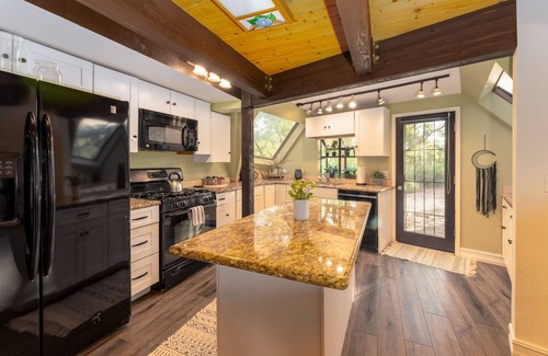 Sedona House | Beautiful Unique home with yoga/meditation studio!