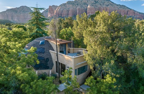 Sedona House | Beautiful Unique home with yoga/meditation studio!