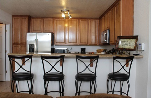 Stockton House | Beautiful updated 2bd 2bath in Great Neighborhood