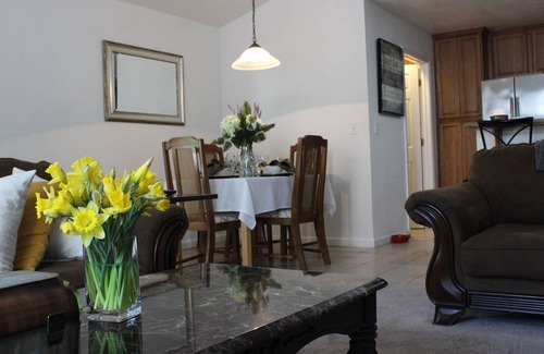Stockton House | Beautiful updated 2bd 2bath in Great Neighborhood