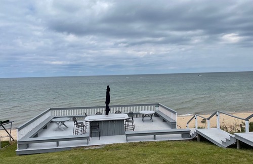 Caseville House | Beautiful updated cottage; sleeps 6; short stroll to shared, private sandy BEACH