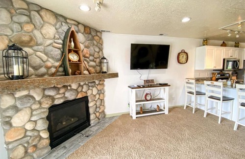 Harbor Village Condo | Beautiful Updated Ground level 2 Bedroom Condo T106
